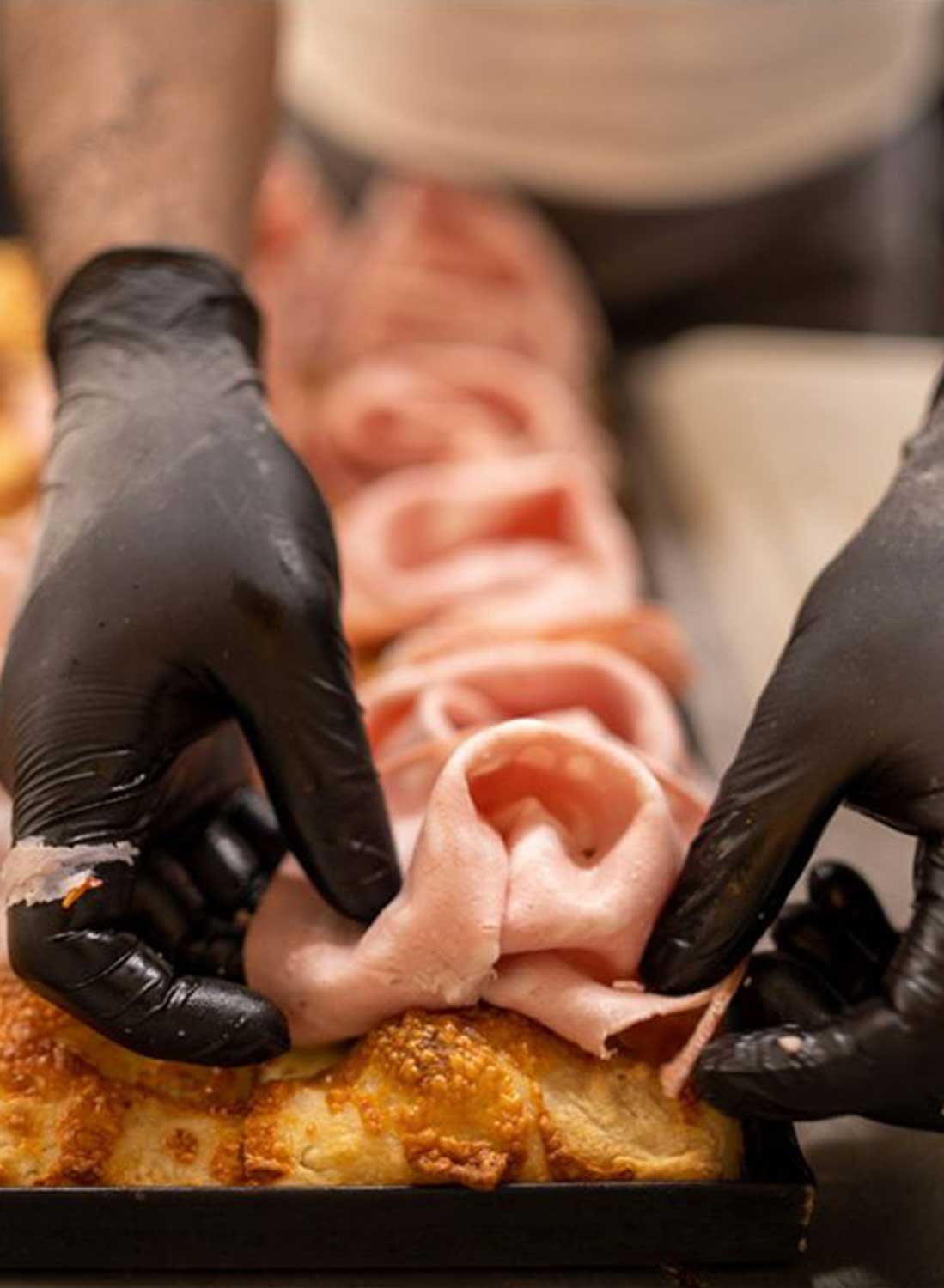 pan-pizza-mortadella