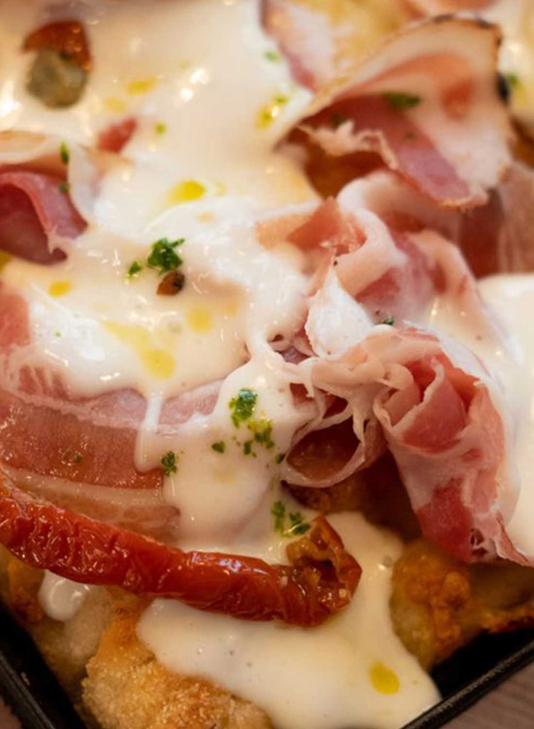 pan-pizza-detail